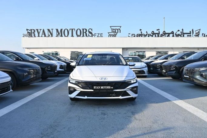 جديدة Hyundai Elantra عملية فيس ليفت VII (CN7), 1.5 l, 2025 في في دبي من RMG Automobiles، اللون أبيض. المواصفات الصينية | AUTO.AE | إعلان #266154