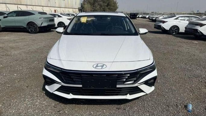 جديدة Hyundai Elantra عملية فيس ليفت VII (CN7), 1.5 l, 2026 في في الإمارات, دبي من QUALITY AUTO FZC، اللون أبيض. المواصفات الصينية | AUTO.AE | إعلان #276400