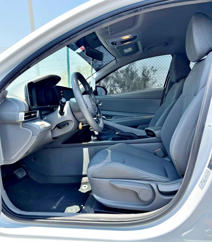 Used Hyundai Elantra VII (CN7), 1.6 l, 2023 in UAE, Dubai by AUTO LINK SPECIALIZED VEHICLES TRADING LLC, White color.  | AUTO.AE | Listing #295832 — photo 11 of 13