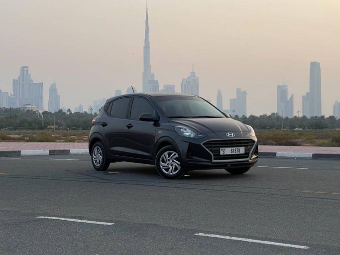 Hyundai i10 III Рестайлинг, 2023 хэтчбек 5 дв.  класса в Дубае от Lite Rent черный цвет | AUTO.AE