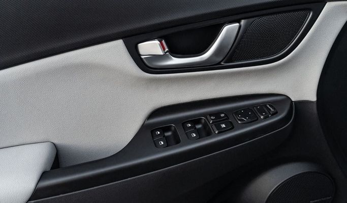 Новый Hyundai Kona I Рестайлинг, 2023 в Дубае от Altass Motors Серый цвет.  | AUTO.AE