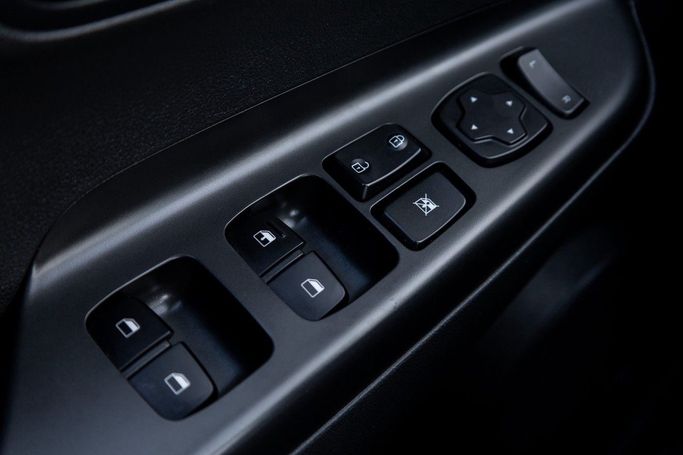 Подержанный Hyundai Kona I Рестайлинг, 1.0 л, 2023 в Дубае от Linda Cars Белый цвет. GCC | AUTO.AE