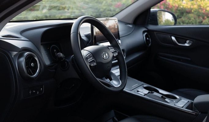 Новый Hyundai Kona I Рестайлинг, 2023 в Дубае от Altass Motors Белый цвет. GCC | AUTO.AE