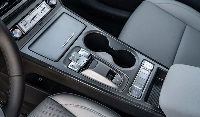 Новый Hyundai Kona I Рестайлинг, 2023 в Дубае от Altass Motors Серый цвет. GCC | AUTO.AE