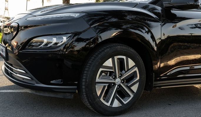 Новый Hyundai Kona I Рестайлинг, 2023 в Дубае от Altass Motors Черный цвет. GCC | AUTO.AE