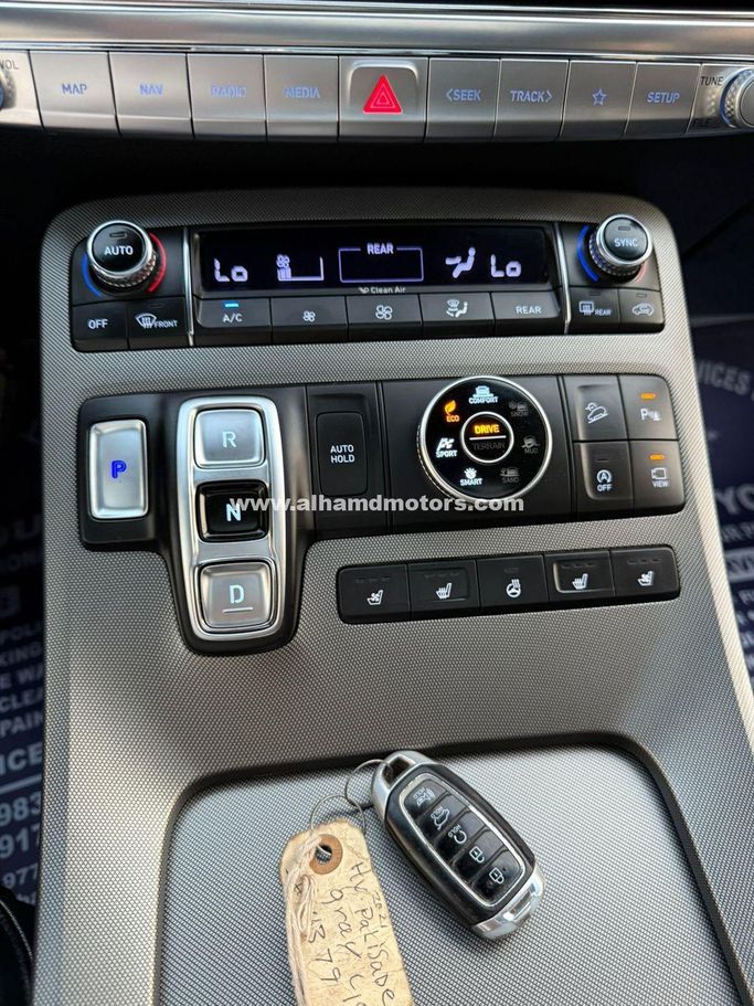 Подержанный Hyundai Palisade I, 3.8 л, 2021 в Дубае от Alhamd Motors Серый цвет. Американская | AUTO.AE