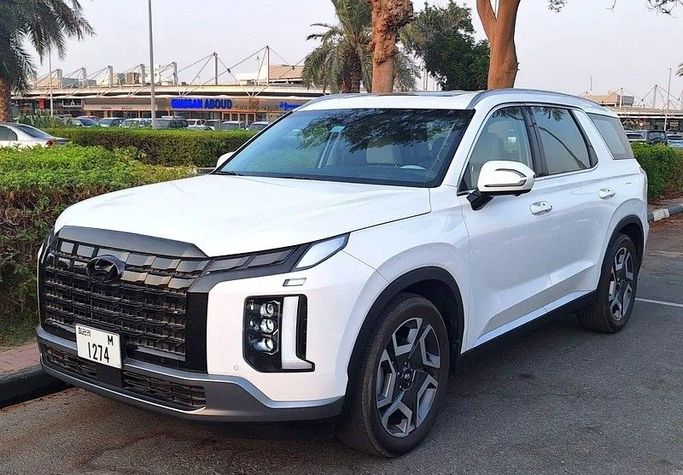 Used Hyundai Palisade I Facelift, 3.8 l, 2023 in Dubai by Passion Motors, White color. GCC Specs | AUTO.AE