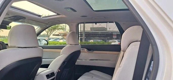 Used Hyundai Palisade I Facelift, 3.8 l, 2023 in Dubai by Passion Motors, White color. GCC Specs | AUTO.AE