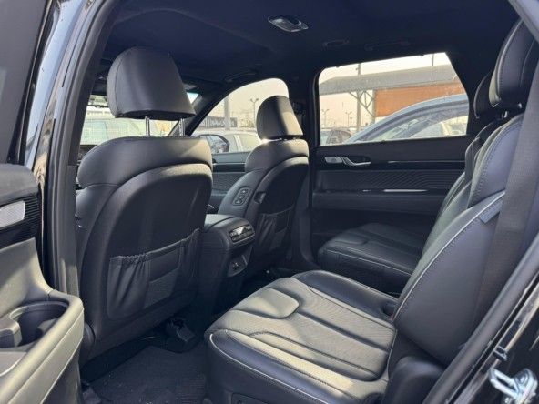 Подержанный Hyundai Palisade I Рестайлинг, 3.5 л, 2023 в Дубае от Titanum Cars Черный цвет. Other | AUTO.AE