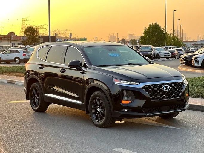 Подержанный Hyundai Santa Fe IV, 2.4 л, 2020 в Дубае от Lucky Star Motors Черный цвет. Американская | AUTO.AE