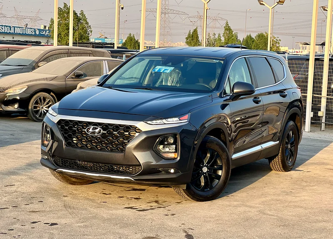 Подержанный Hyundai Santa Fe IV, 2.4 л, 2020 в Дубае от Lucky Star Motors Серый цвет. Американская | AUTO.AE