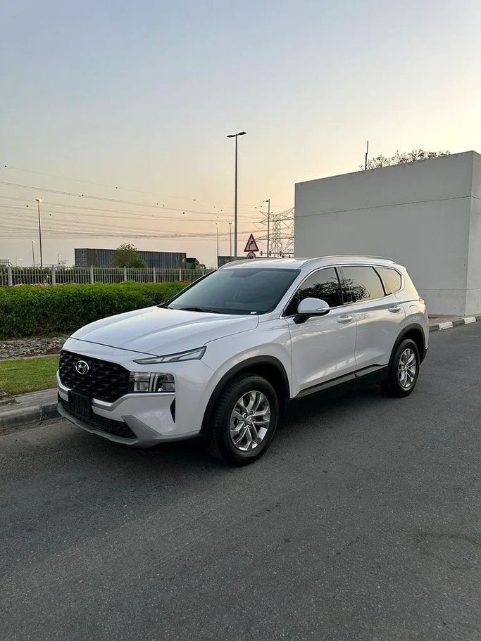 Used Hyundai Santa Fe IV, 2.4 l, 2021 in Dubai by First Choice Motors, White color. GCC Specs | AUTO.AE