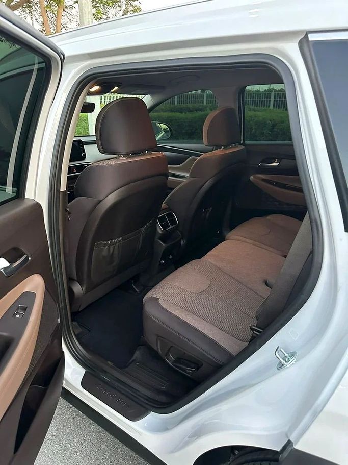 Used Hyundai Santa Fe IV, 2.4 l, 2021 in Dubai by First Choice Motors, White color. GCC Specs | AUTO.AE