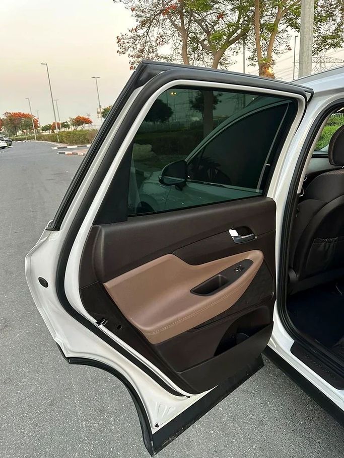 Used Hyundai Santa Fe IV, 2.4 l, 2021 in Dubai by First Choice Motors, White color. GCC Specs | AUTO.AE