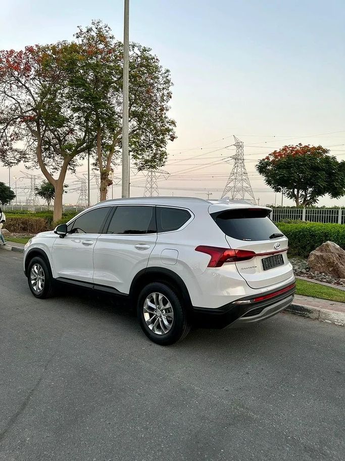 Used Hyundai Santa Fe IV, 2.4 l, 2021 in Dubai by First Choice Motors, White color. GCC Specs | AUTO.AE