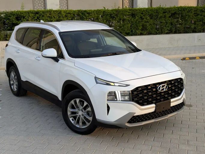 Подержанный Hyundai Santa Fe IV Рестайлинг, 2.5 л, 2023 в Дубае от NEW ABU TAJ MOTORS Белый цвет. GCC | AUTO.AE | Объявление #262622