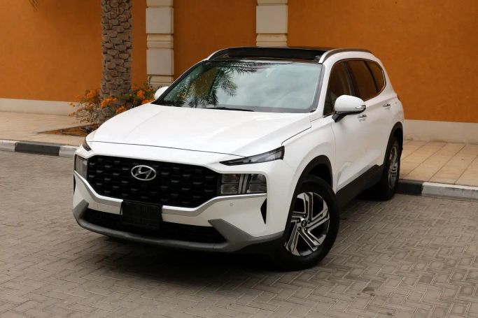 Used Hyundai Santa Fe IV Facelift, 2.5 l, 2024 in Dubai by AL MARWA CARS, White color. GCC Specs | AUTO.AE | Listing #266026