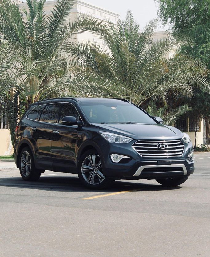 Used Hyundai Santa Fe III, 3.3 l, 2015 in UAE, Dubai, Grey color. GCC Specs | AUTO.AE | Listing #280954