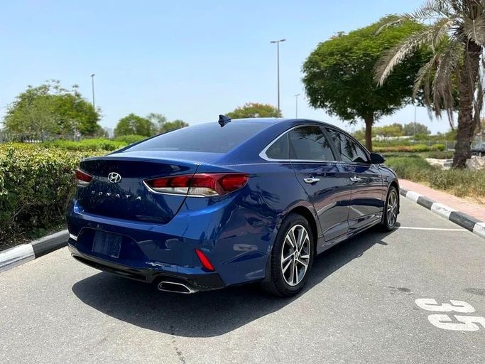 Подержанный Hyundai Sonata VII (LF) Рестайлинг, 2.0 л, 2018 в Дубае от Alta Class Motors Синий цвет. Американская | AUTO.AE