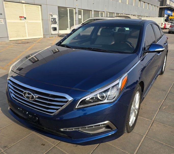 Used Hyundai Sonata VII (LF), 2.4 l, 2015 in Dubai, Blue color. American Specs | AUTO.AE