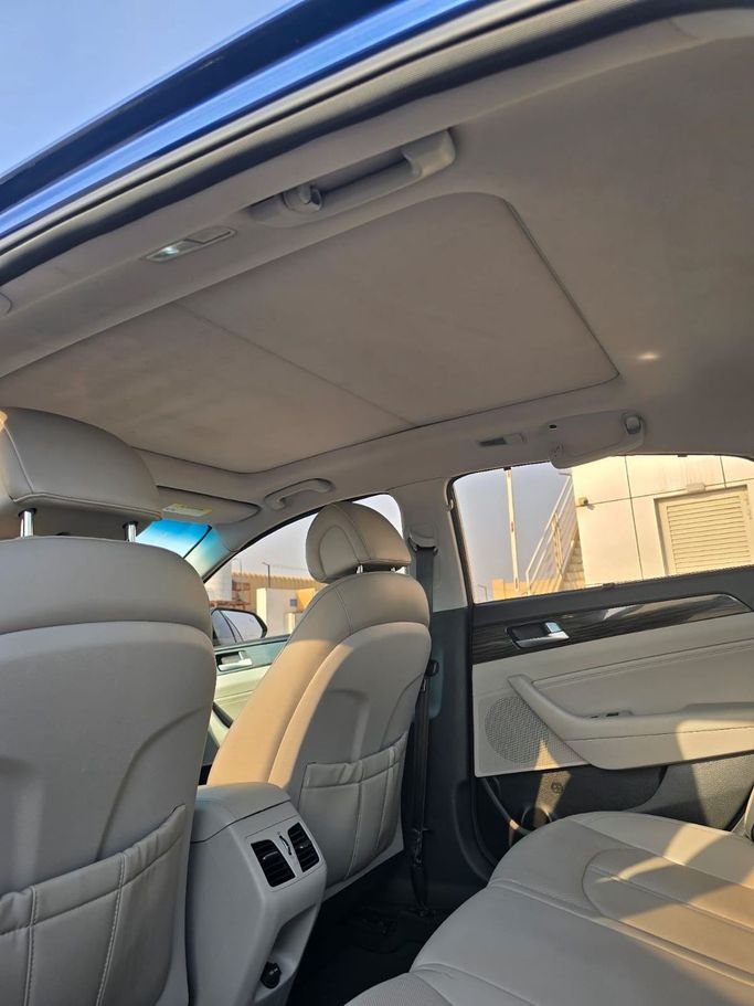 Used Hyundai Sonata VII (LF), 2.4 l, 2015 in Dubai, Blue color. American Specs | AUTO.AE