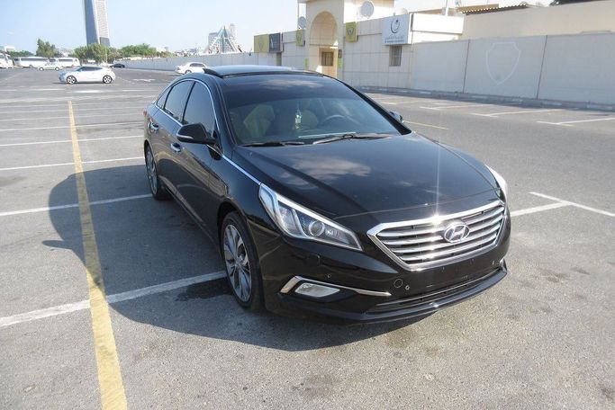 مستعملة Hyundai Sonata سابعاً (LF), 2.4 l, 2015 في في دبي من KARGAL USED CARS، اللون أسود. مواصفات الخليج | AUTO.AE