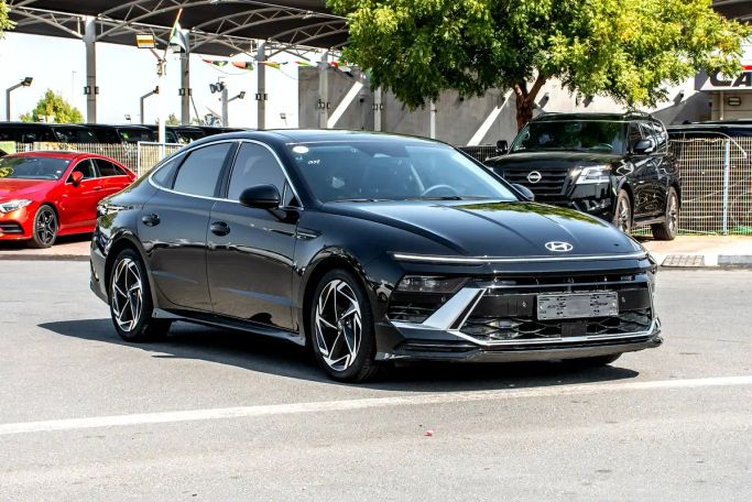 Подержанный Hyundai Sonata VIII (DN8) Рестайлинг, 1.6 л, 2024 в Дубае от RIVER AUTO FZCO Черный цвет. Корейская | AUTO.AE