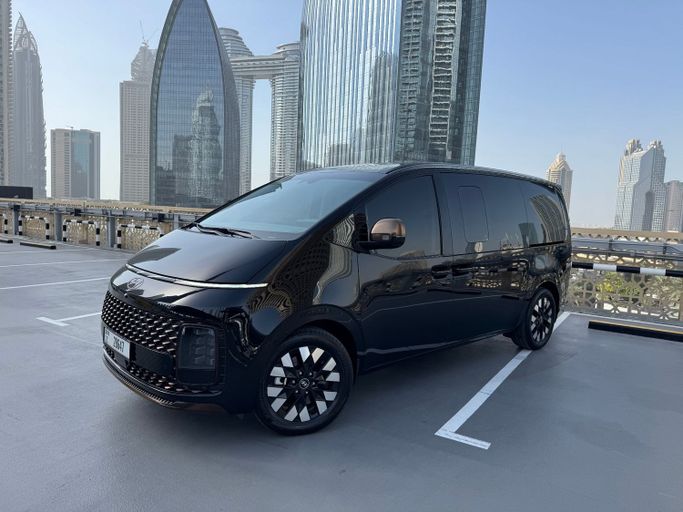 Hyundai Staria, 2026 минивэн  класса в Дубае от Lite Rent черный цвет | AUTO.AE