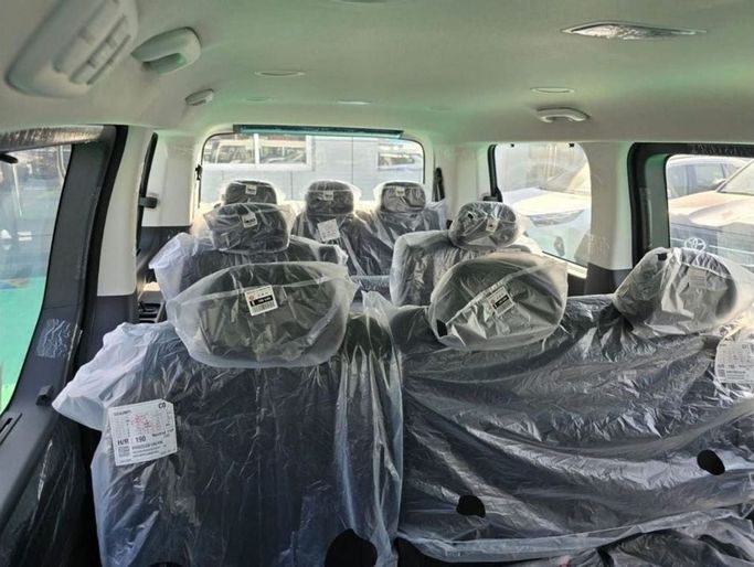 Новый Hyundai Staria, 3.5 л, 2025 в Дубае от Mohamed Hakim Motors Белый цвет. Other | AUTO.AE