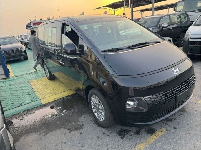 Новый Hyundai Staria, 3.5 л, 2024 в Дубае от Mohamed Hakim Motors Черный цвет. Other | AUTO.AE
