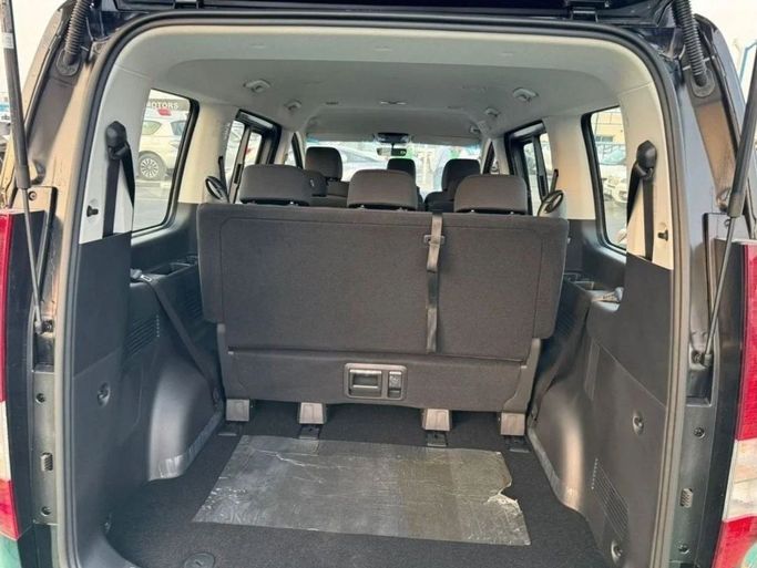 Новый Hyundai Staria, 3.5 л, 2024 в Дубае от Mohamed Hakim Motors Черный цвет. Other | AUTO.AE