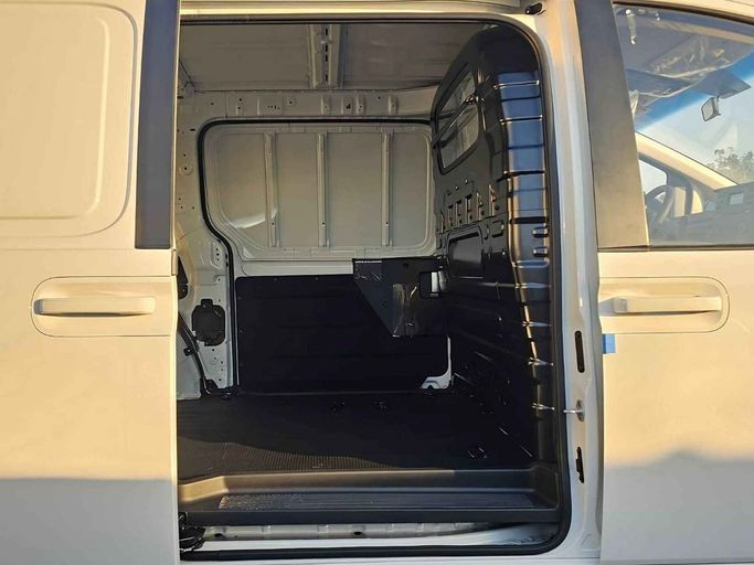 New Hyundai Staria, 2.2 l, 2025 in Dubai by SK Motors, White color. GCC Specs | AUTO.AE