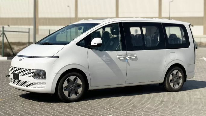 Новый Hyundai Staria, 3.5 л, 2025 в Дубае от Falcons GT Motors FZCO Белый цвет. Other | AUTO.AE