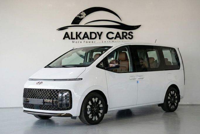 جديدة Hyundai Staria, 3.5 l, 2026 في في دبي من Alkady Cars، اللون أبيض. مواصفات الخليج | AUTO.AE