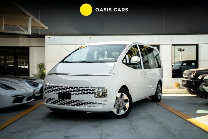 جديدة ⁦Hyundai Staria، 2.2 l، 2025⁩ في في الإمارات, دبي من OASIS CARS، اللون أبيض. مواصفات الخليج | AUTO.AE | إعلان #287050