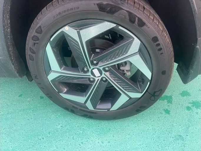 Новый Hyundai Tucson IV Рестайлинг, 1.5 л, 2024 в Дубае от Mohamed Hakim Motors Серебристый цвет. Other | AUTO.AE