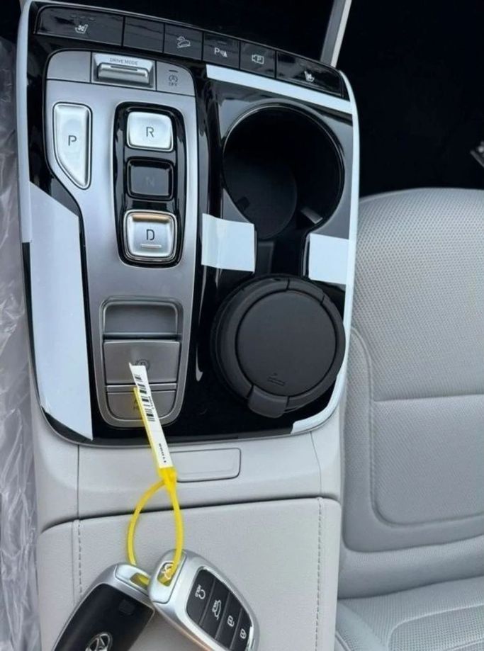 Новый Hyundai Tucson IV Рестайлинг, 1.6 л, 2024 в Дубае от Mohamed Hakim Motors Серый цвет. GCC | AUTO.AE