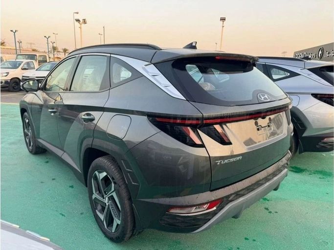 Новый Hyundai Tucson IV Рестайлинг, 1.6 л, 2024 в Дубае от Mohamed Hakim Motors Серый цвет. GCC | AUTO.AE