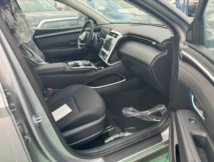 Новый Hyundai Tucson IV, 1.6 л, 2022 в Дубае от Mohamed Hakim Motors Серебристый цвет. Other | AUTO.AE