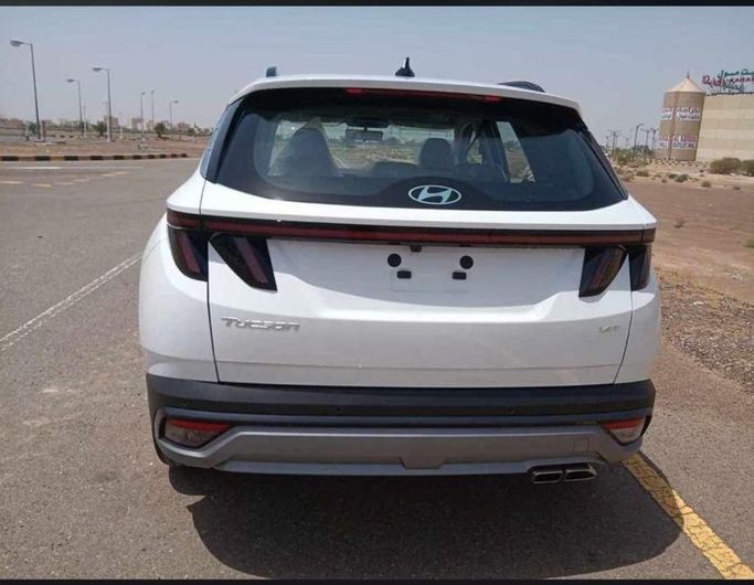 Новый Hyundai Tucson IV Рестайлинг, 1.6 л, 2025 в Дубае от Mohamed Hakim Motors Белый цвет. GCC | AUTO.AE