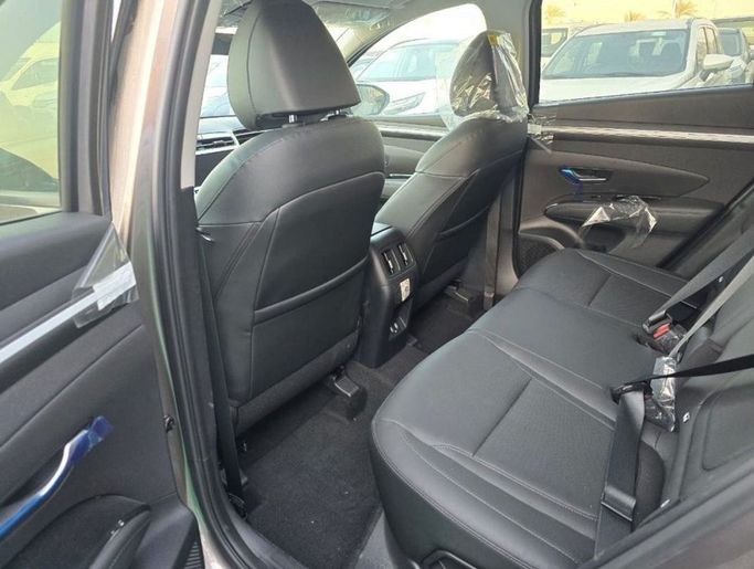 Новый Hyundai Tucson IV, 1.6 л, 2022 в Дубае от Mohamed Hakim Motors Коричневый цвет. Other | AUTO.AE