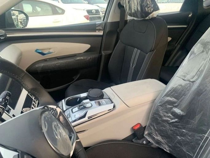 Новый Hyundai Tucson IV Рестайлинг, 1.6 л, 2024 в Дубае от Mohamed Hakim Motors Белый цвет. Other | AUTO.AE