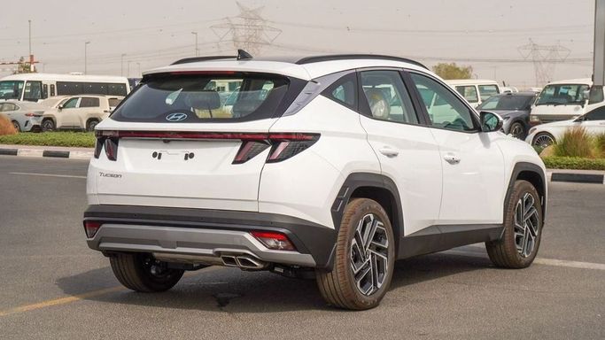 Новый Hyundai Tucson IV, 2.0 л, 2025 в Дубае от Najem Motors Белый цвет. Other | AUTO.AE