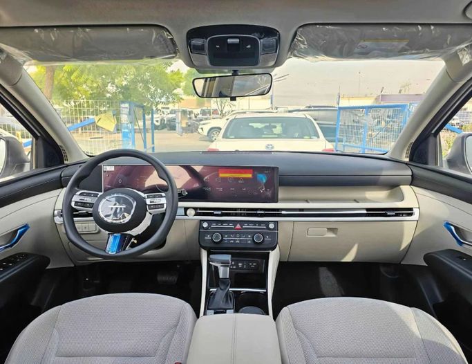 Новый Hyundai Tucson IV Рестайлинг, 2.0 л, 2025 в Дубае от SK Motors Белый цвет. Other | AUTO.AE