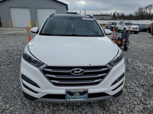 Подержанный Hyundai Tucson II, 2.4 л, 2013 в Дубае Белый цвет. Американская | AUTO.AE