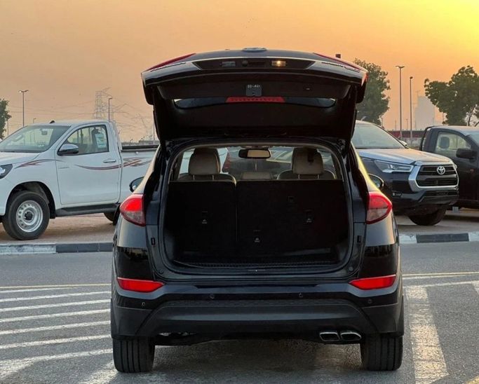 مستعملة Hyundai Tucson ثالثاً, 1.6 l, 2016 في في دبي من SIKANDAR MOTORS، اللون أسود. مواصفات الخليج | AUTO.AE | إعلان #270188
