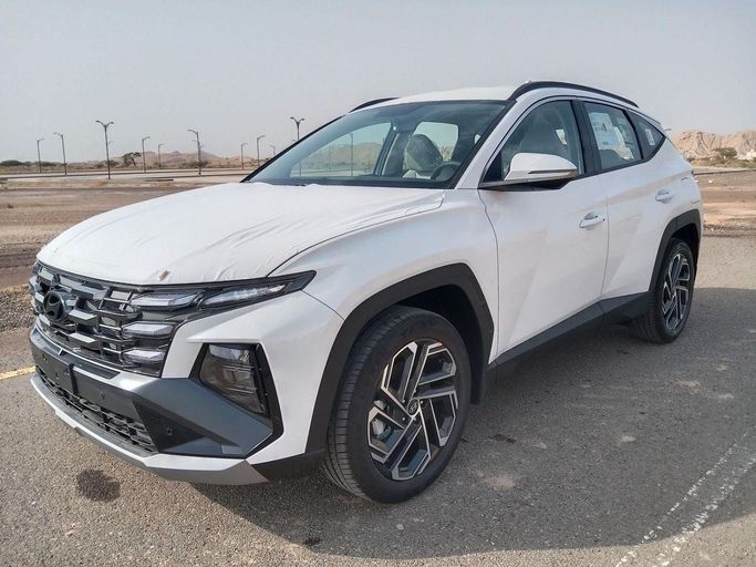 Новый Hyundai Tucson IV (NX4) Рестайлинг, 2.0 л, 2025 в ОАЭ, Дубай от Hussein Ghulam Motors FZCO Белый цвет. GCC | AUTO.AE | Объявление #278261