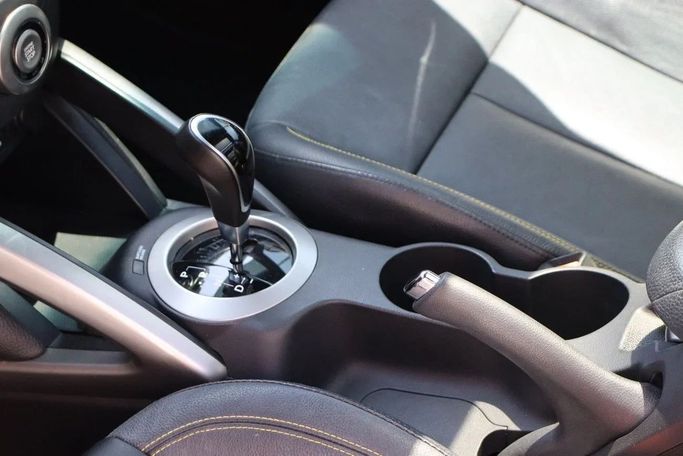 Подержанный Hyundai Veloster I Рестайлинг, 1.6 л, 2016 в Дубае от Dresden Motors Белый цвет. GCC | AUTO.AE
