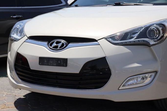 Подержанный Hyundai Veloster I Рестайлинг, 1.6 л, 2016 в Дубае от Dresden Motors Белый цвет. GCC | AUTO.AE