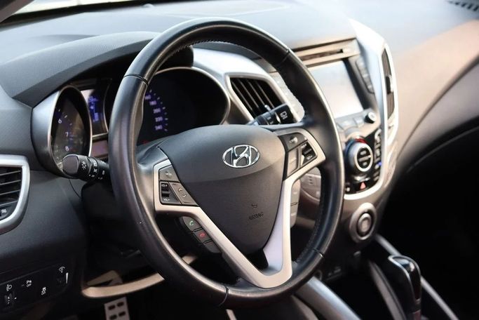 Подержанный Hyundai Veloster I, 1.6 л, 2015 в Дубае от Dresden Motors Зеленый цвет. GCC | AUTO.AE